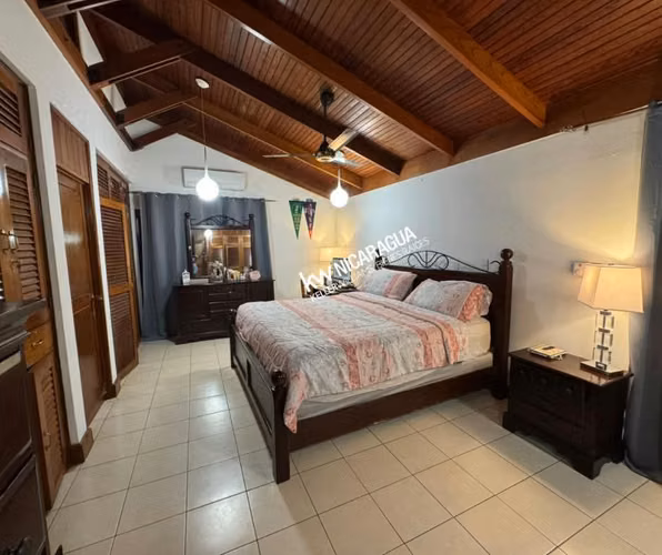 Bella casa  en venta en Carretera Sur, con piscina y terreno amplio, CG