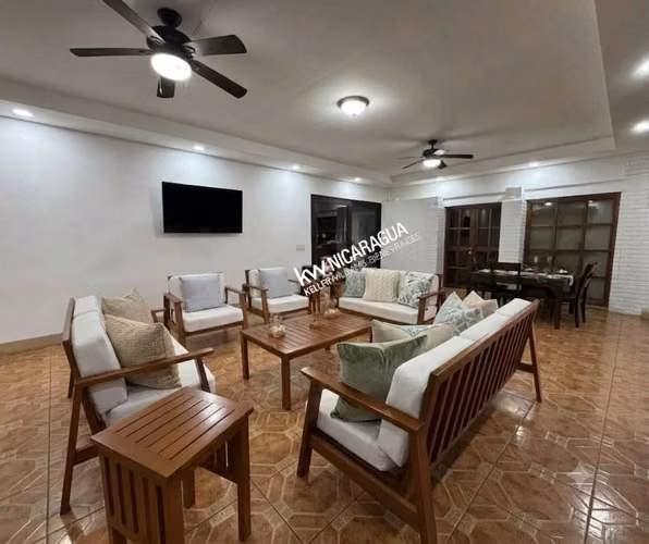 Bella casa  en venta en Carretera Sur, con piscina y terreno amplio, CG