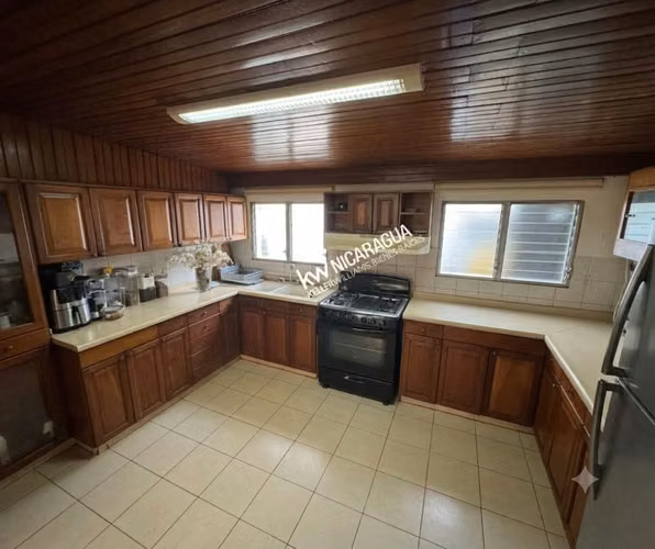 Bella casa  en venta en Carretera Sur, con piscina y terreno amplio, CG