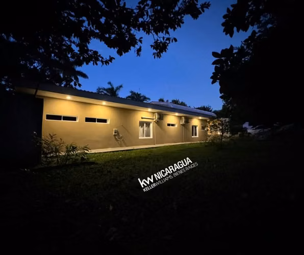 Bella casa  en venta en Carretera Sur, con piscina y terreno amplio, CG