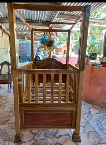Cuna de madera