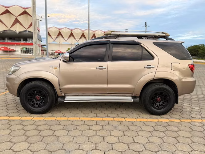 Toyota fortuner 4x2 año 2007