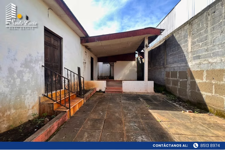 Terreno con casa y bodega en venta en Carretera Vieja a León - CC 