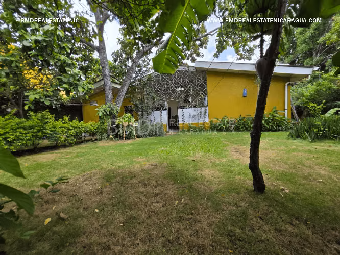 SE VENDE EN LAS COLINAS A 50 VRS DE LA C. A MASAYA CASA CON TERRENO GRANDE 0309 - Imagen 7