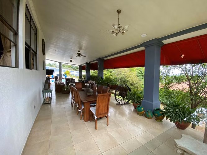 Venta de Casa en Las Colinas