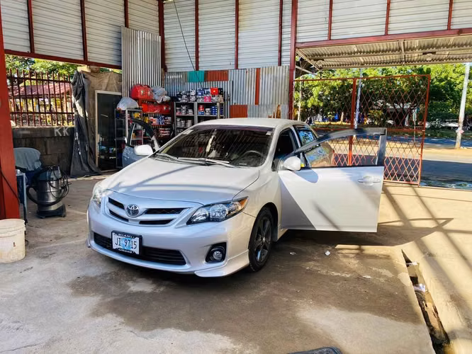 Toyota corolla S 2011 versión americana automatico