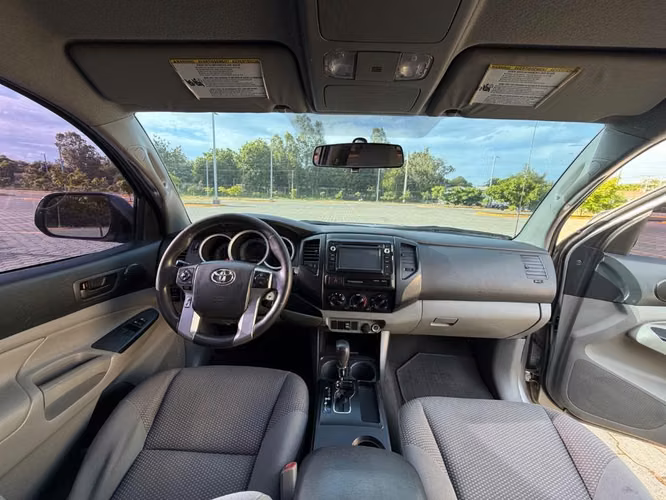 Toyota tacoma 2015 4x2 automatica