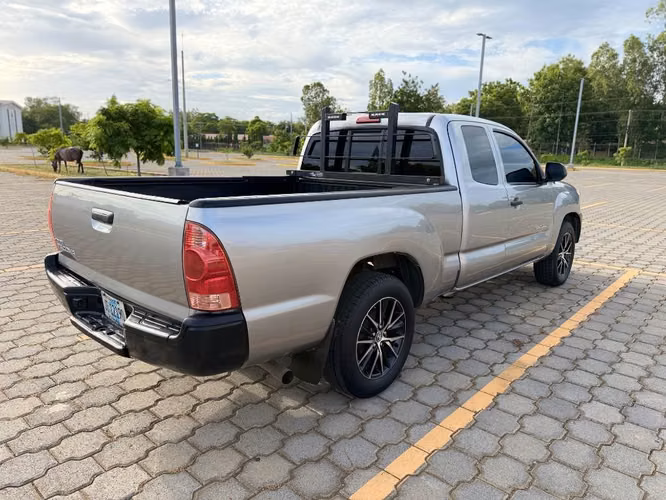 Toyota tacoma 2015 4x2 automatica