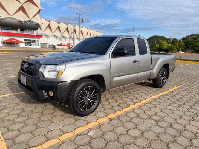 Toyota tacoma 2015 4x2 automatica
