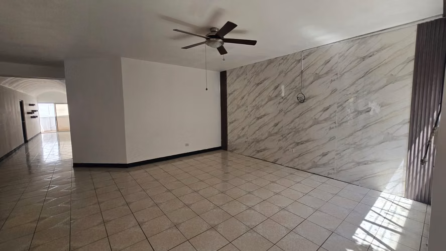 Amplia casa en renta para vivienda u oficina en Villa Fontana 373 M2 - Imagen 9