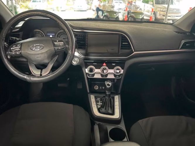 HYUNDAI AVANTE AÑO 2019