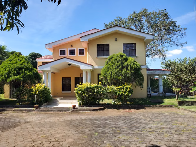 EJ-Vendo quinta en Carretera Masaya km 18.5