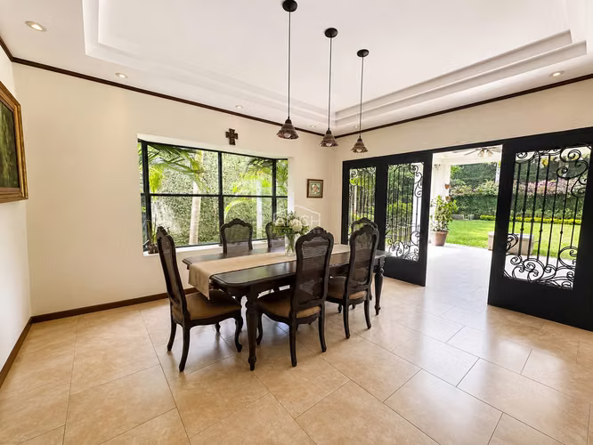AM - Elegante Residencia en Venta en Carretera Sur