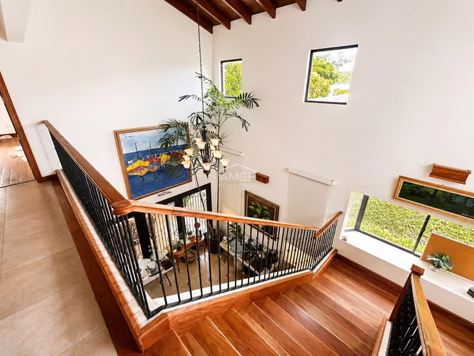 AM - Elegante Residencia en Venta en Carretera Sur