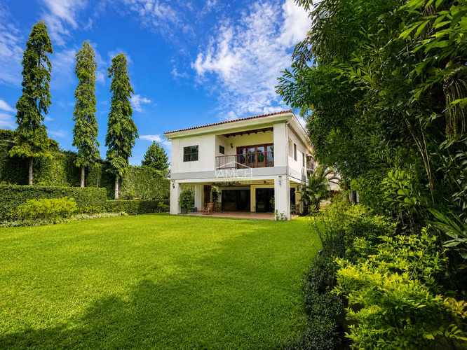 AM - Elegante Residencia en Venta en Carretera Sur