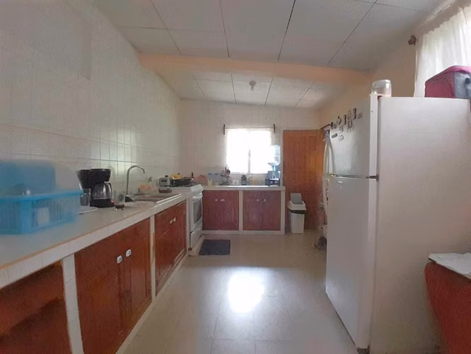 KW - ¡¡ Venta, casa en Reparto San Juan para uso comercial o vivienda !!