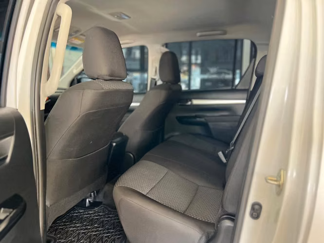 Toyota Hilux SR - Imagen 2