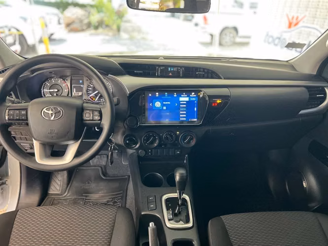 Toyota Hilux SR - Imagen 5