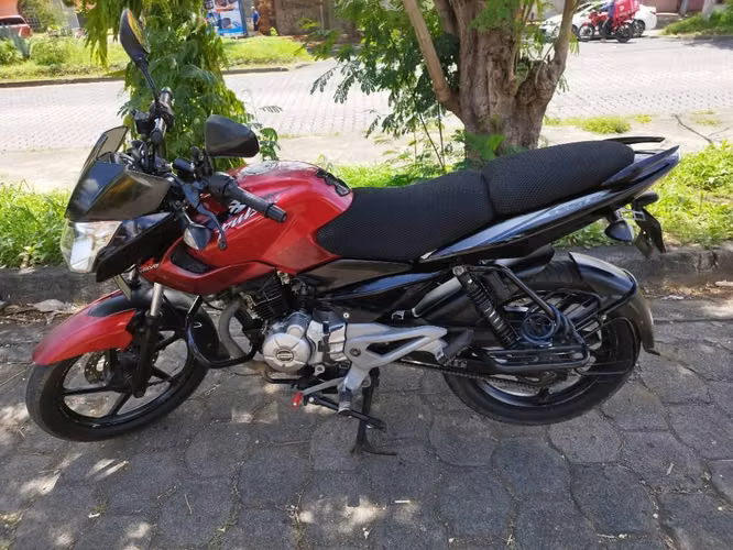 Pulsar 135LS año 2017 - Imagen 1