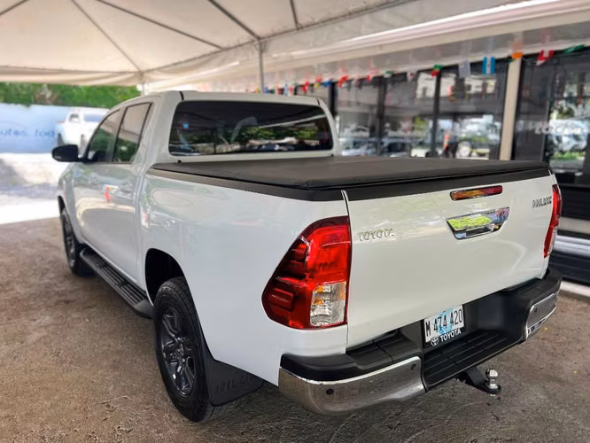 TOYOTA HILUX SR AÑO 2027 - Imagen 3