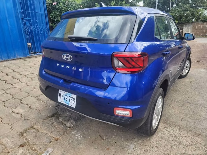 Vendo hyundai venue año 2022