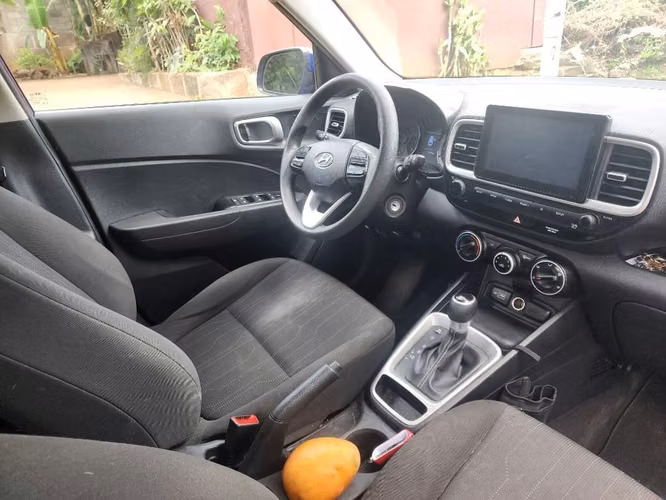 Vendo hyundai venue año 2022