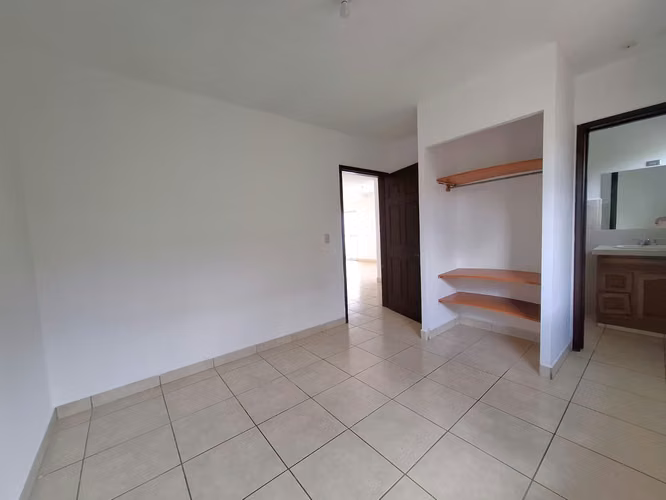 GG - Venta de casa en residencial de Esquipulas - Imagen 8