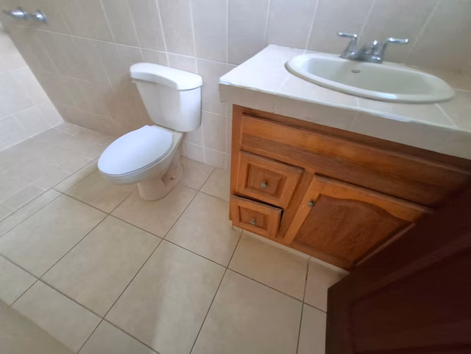 GG - Venta de casa en residencial de Esquipulas - Imagen 9