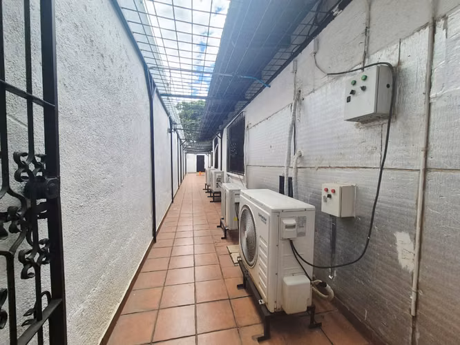 Renta de Casa en Bolonia para Oficina, financieras entre otros!! MP