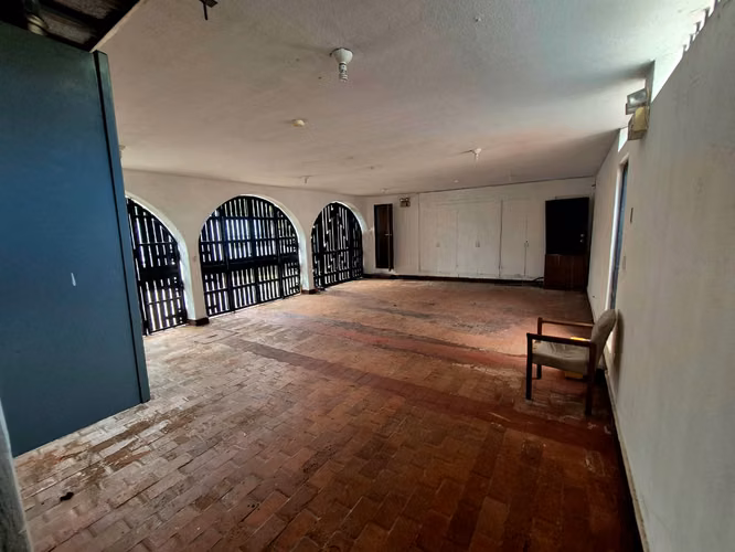 Renta de Casa en Bolonia para Oficina, financieras entre otros!! MP