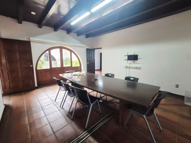 Renta de Casa en Bolonia para Oficina, financieras entre otros!! MP