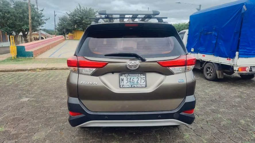 PRECIOSA TOYOTA RUSH 2021