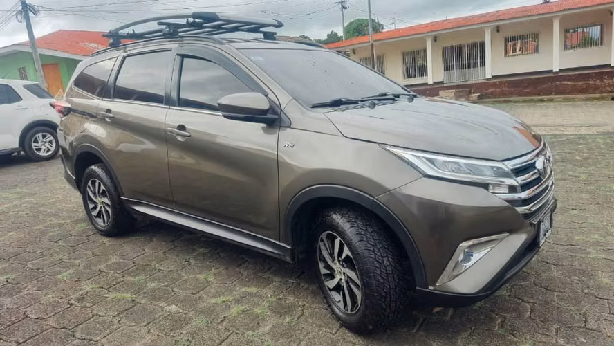 PRECIOSA TOYOTA RUSH 2021