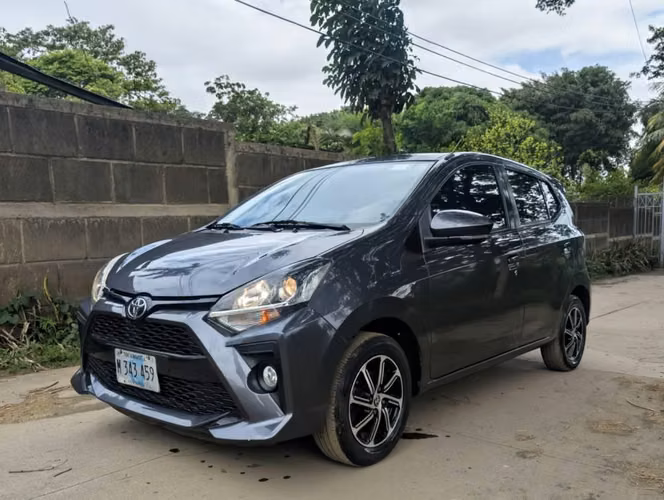 Toyota Agya Mecánico full extras