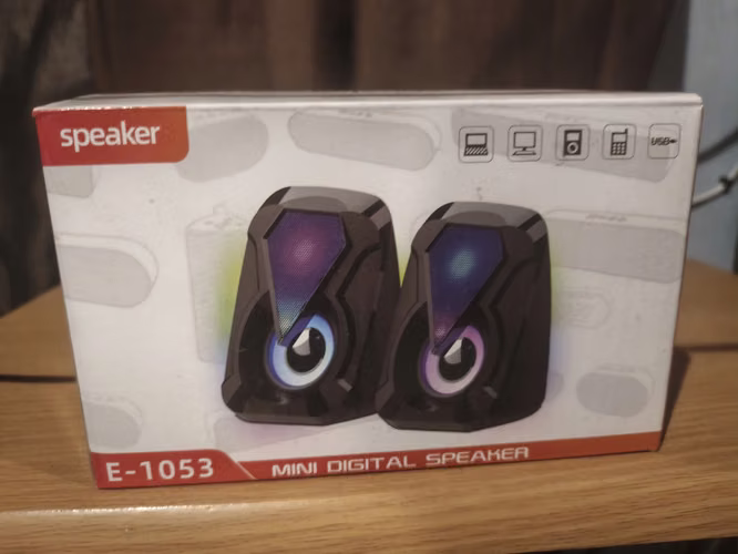 Se vende nitida HP color uva.