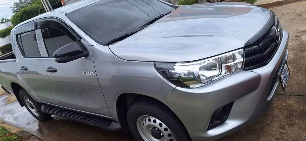 Toyota Hilux 2026 4x4 Básica.