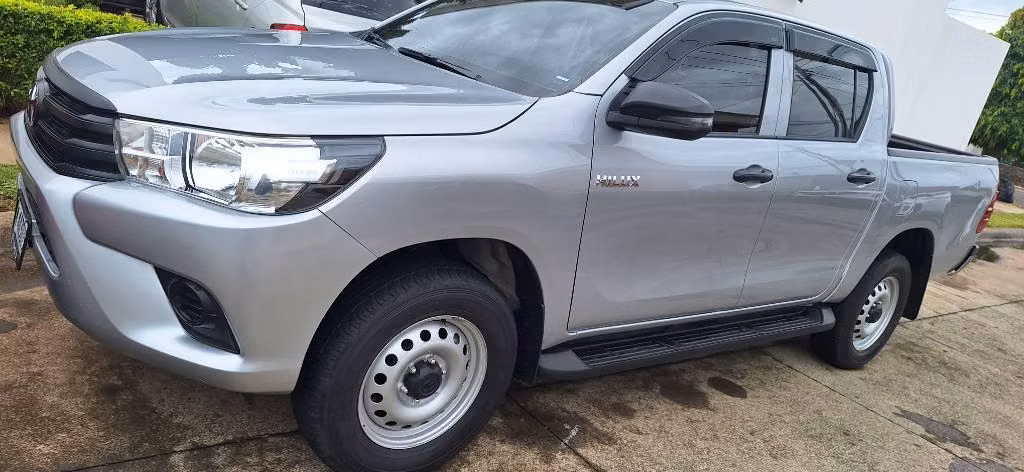 Toyota Hilux 2026 4x4 Básica.
