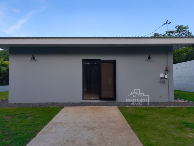 VENTA DE CASA dentro de Residencial Carretera a Masaya