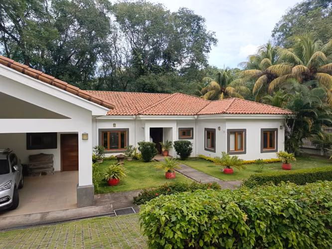 VENTA LINDA CASA EN CARRETERA SUR KM 14.5!! LAM