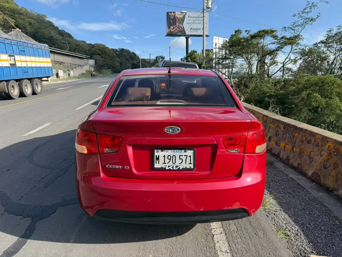 Vendo lindo Kia Cerato Ex
