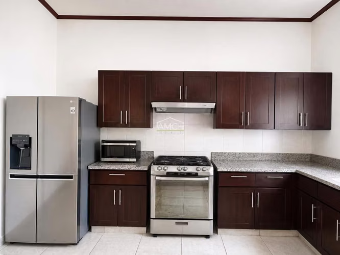 AM- Amplia casa en venta en condominio – Altos de Santo Domingo