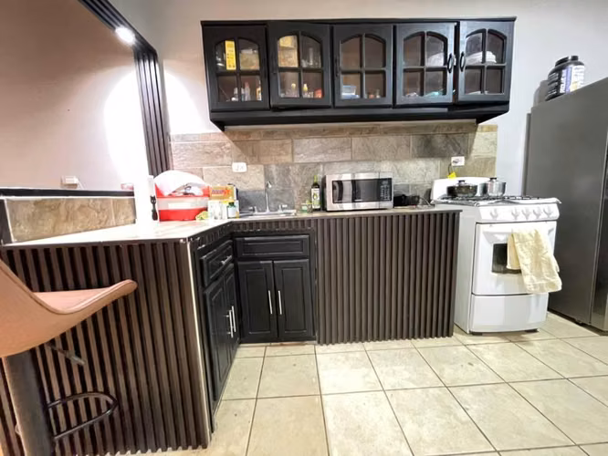  Se vende espectacular casa renovada en Residencial San Andrés, Managua.