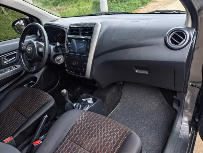 Toyota Agya Mecánico full extras 2022