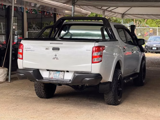 VENDO MITSUBISHI L200 INTERMEDIA 2017 MECANICA