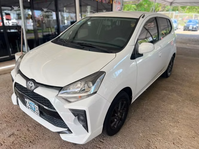 VENDO TOYOTA AGYA 2023 Automático Hannah Leiva