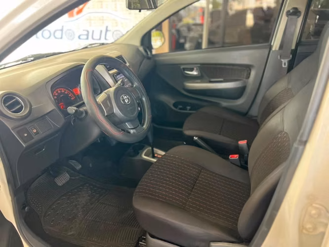 VENDO TOYOTA AGYA 2023 Automático Hannah Leiva
