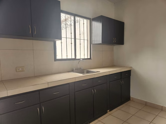 VENTA DE CASA EN RESIDENCIAL VILLA VALESKA 3