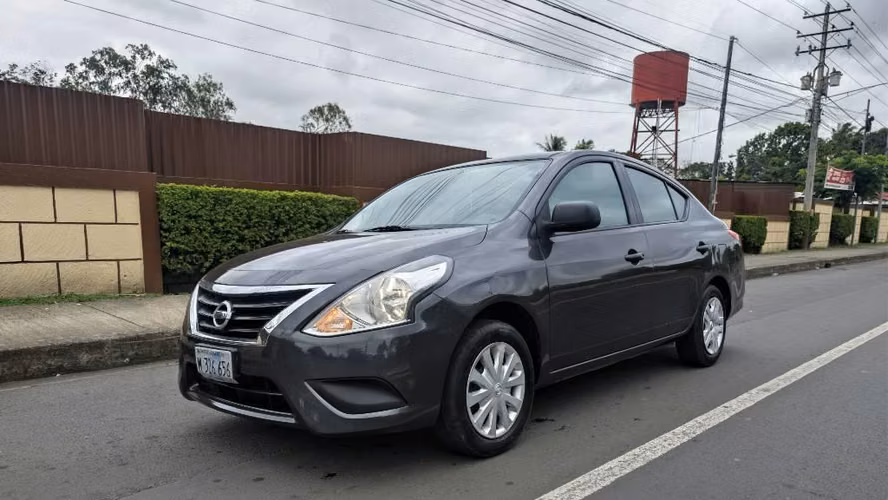 Nissan Versa Mecánico 2021