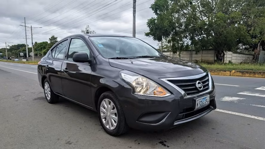 Nissan Versa Mecánico 2021