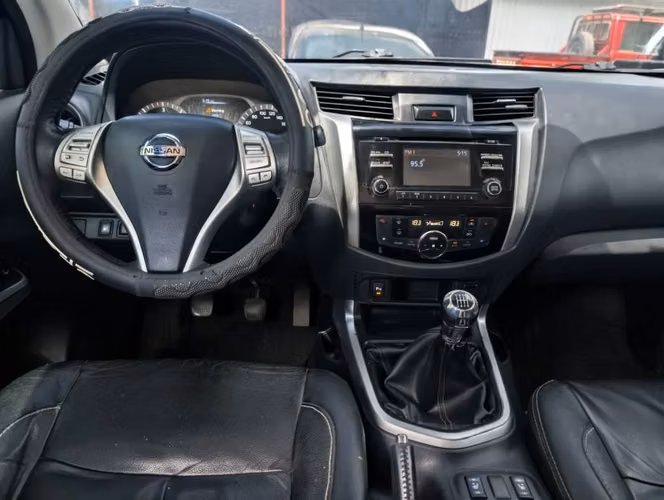 Nissan Frontier Le 4x2 alta con cuero 2019